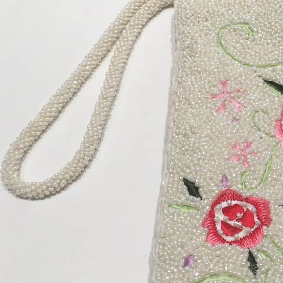 WHITE BEADED PURSE WITH RED ROSES - Picture 12 of 15